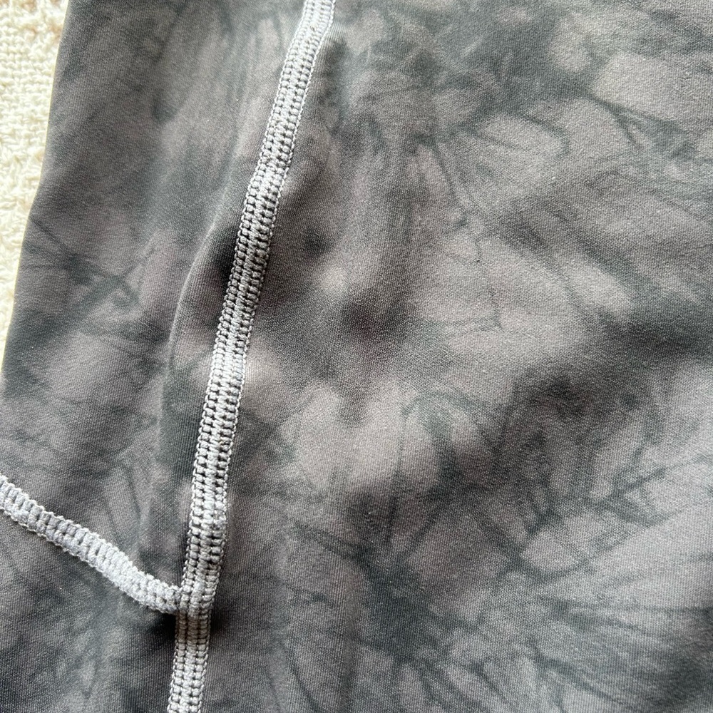 Gray Patterned Leggings - Picture 3 of 6
